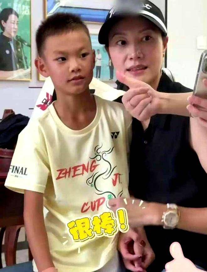 为打网球铺路！林丹儿子放弃中国国籍？林丹回应，官宣重大决定